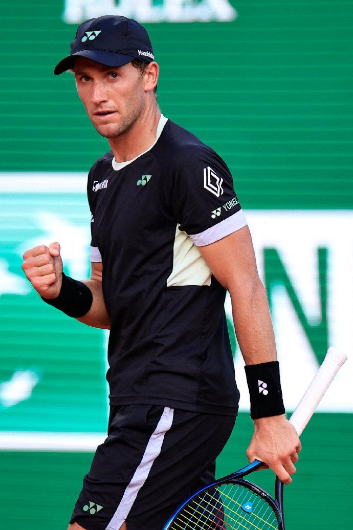 关于德约科维奇爆冷击败拜仁，高光表现引爆全场！的信息