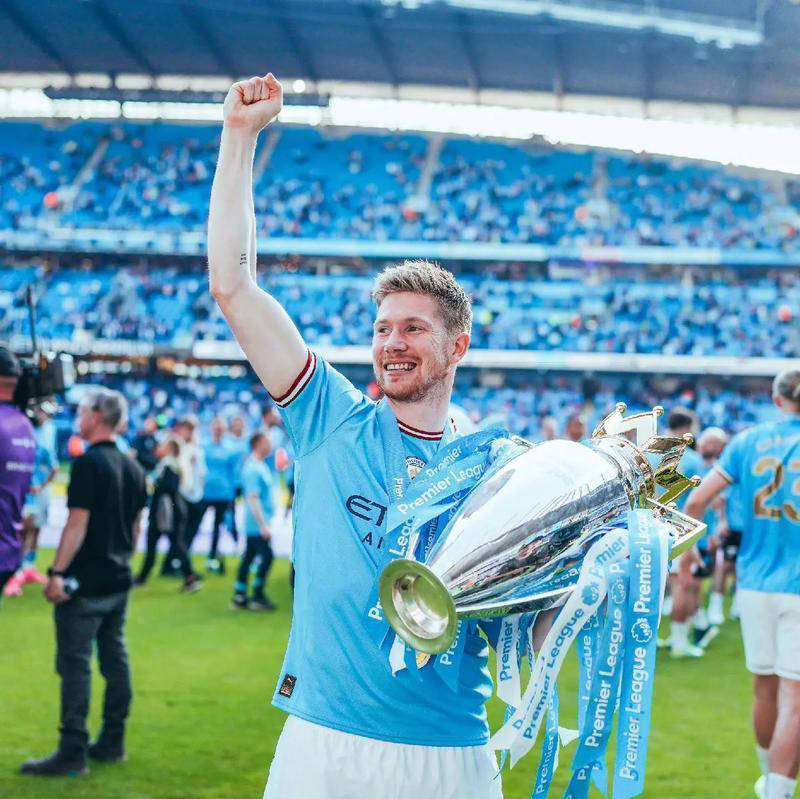 表现优异引发热议!,德布劳内在IG比赛中战术调整赢得满堂喝彩