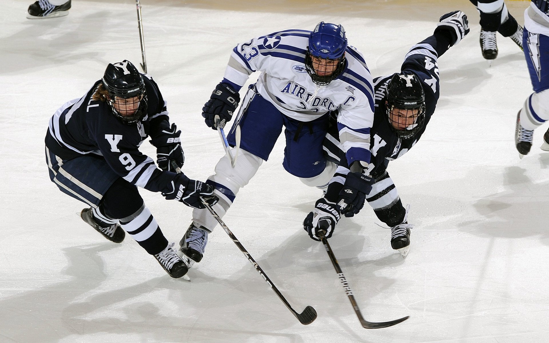  巴塞罗那士气爆棚，夏季联赛半决赛遇上AC米兰，目标明确直指晋级
